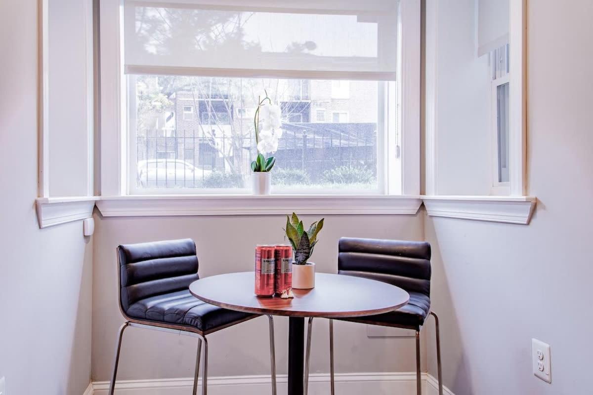 Dc Flat Sleeps 3 Convention Center Holiday home *