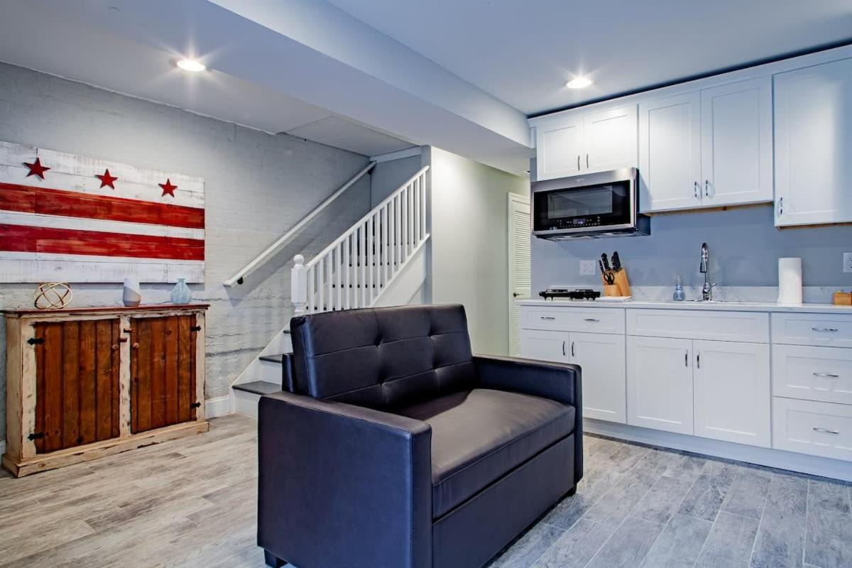 Dc Flat Sleeps 3 Convention Center Holiday home Washington